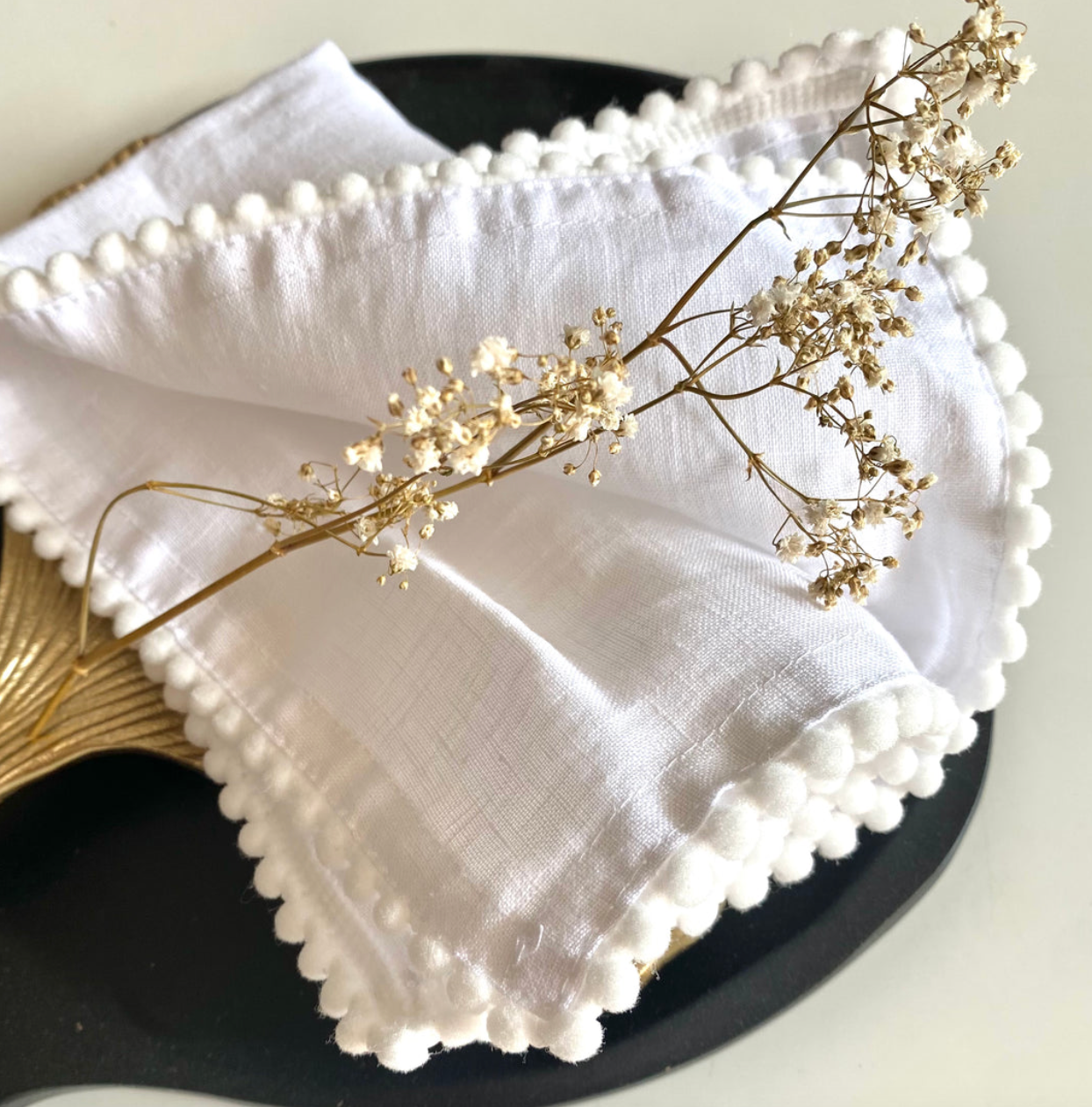 Leinen-Servietten mit Pom Pom